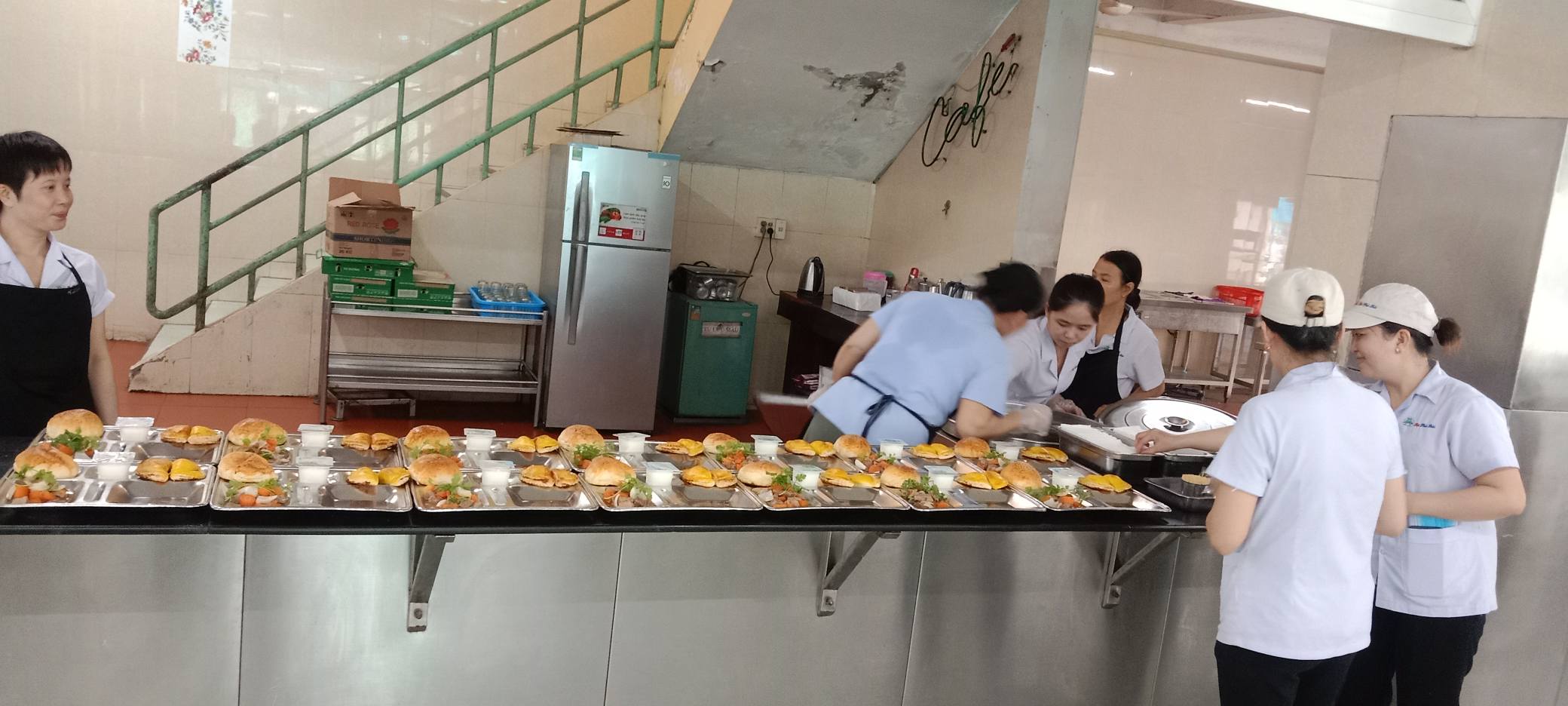 bữa cơm công đoàn